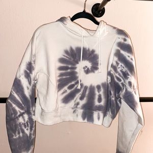 Aeropostale cropped hoodie size Medium - grayscale tie dye